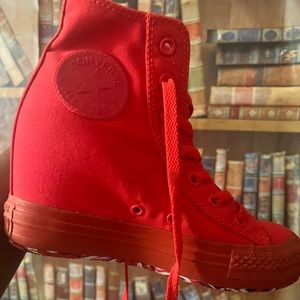 Platform/heel converse